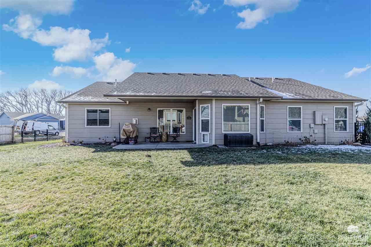 901 Bramblewood Lane, Manhattan, KS 66503