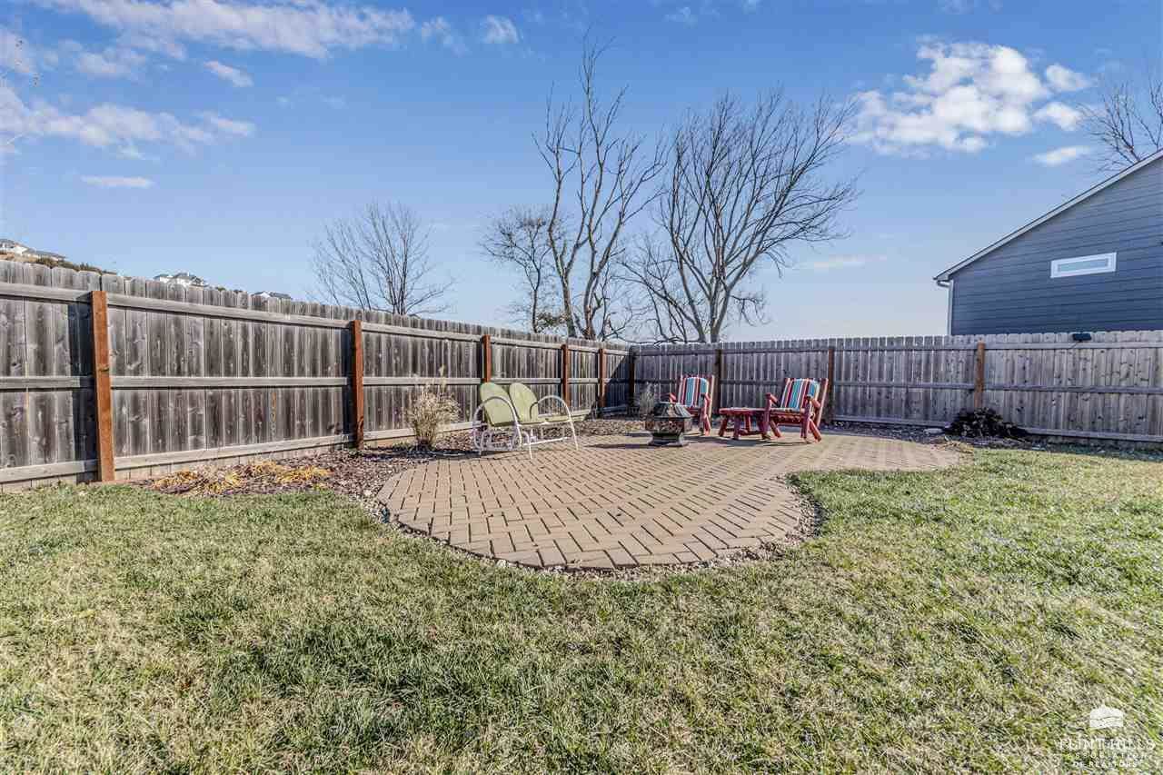 901 Bramblewood Lane, Manhattan, KS 66503