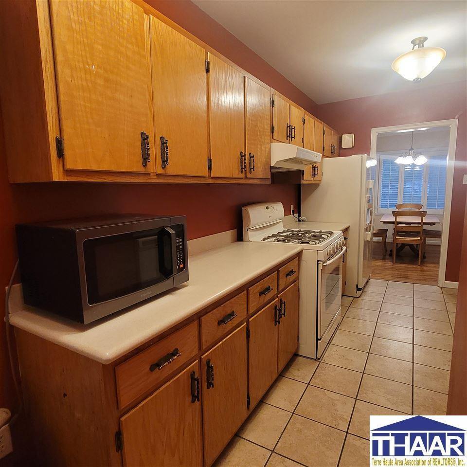 2710 Deming, Terre Haute, IN 47803