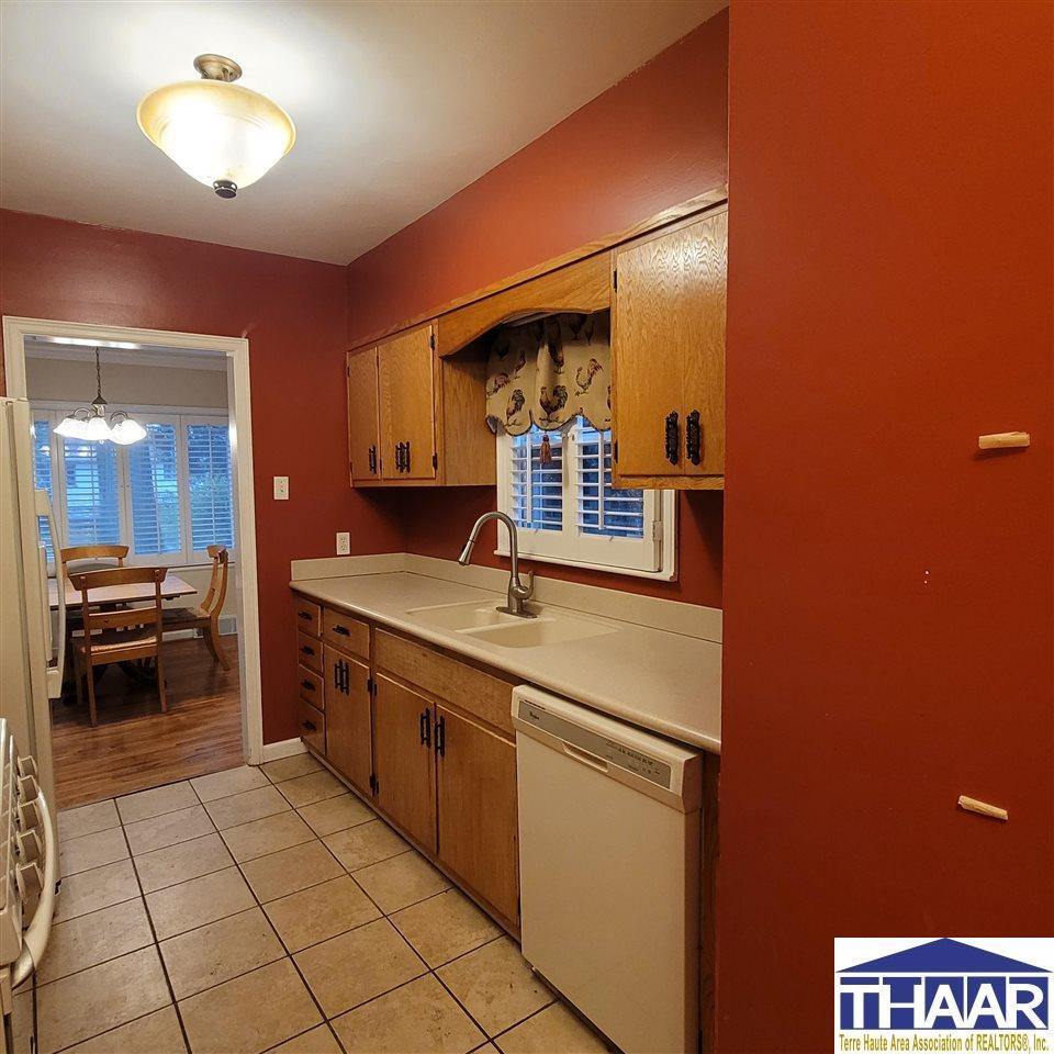 2710 Deming, Terre Haute, IN 47803