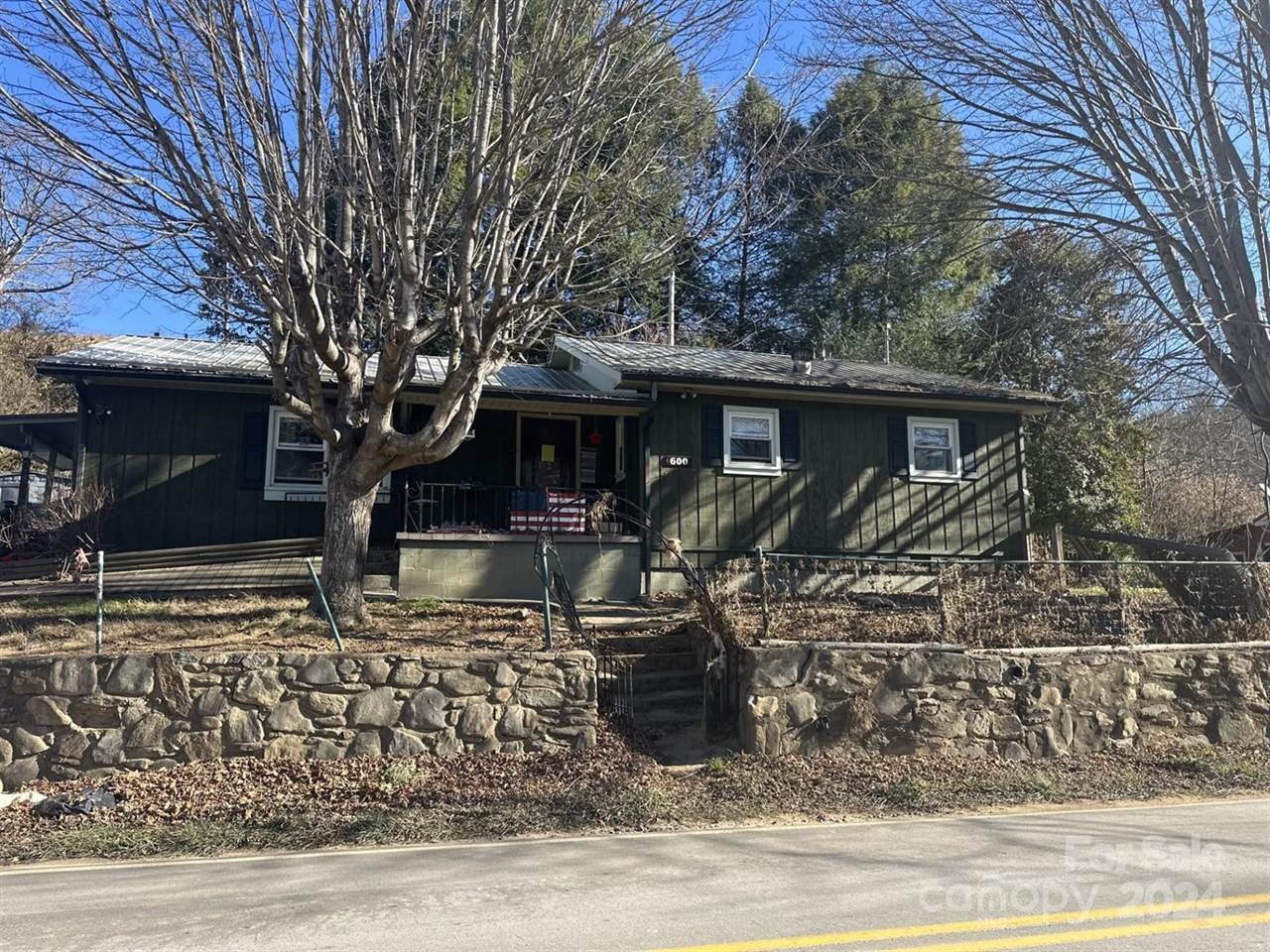 600 Hyder Mountain Road, Clyde, NC 28721