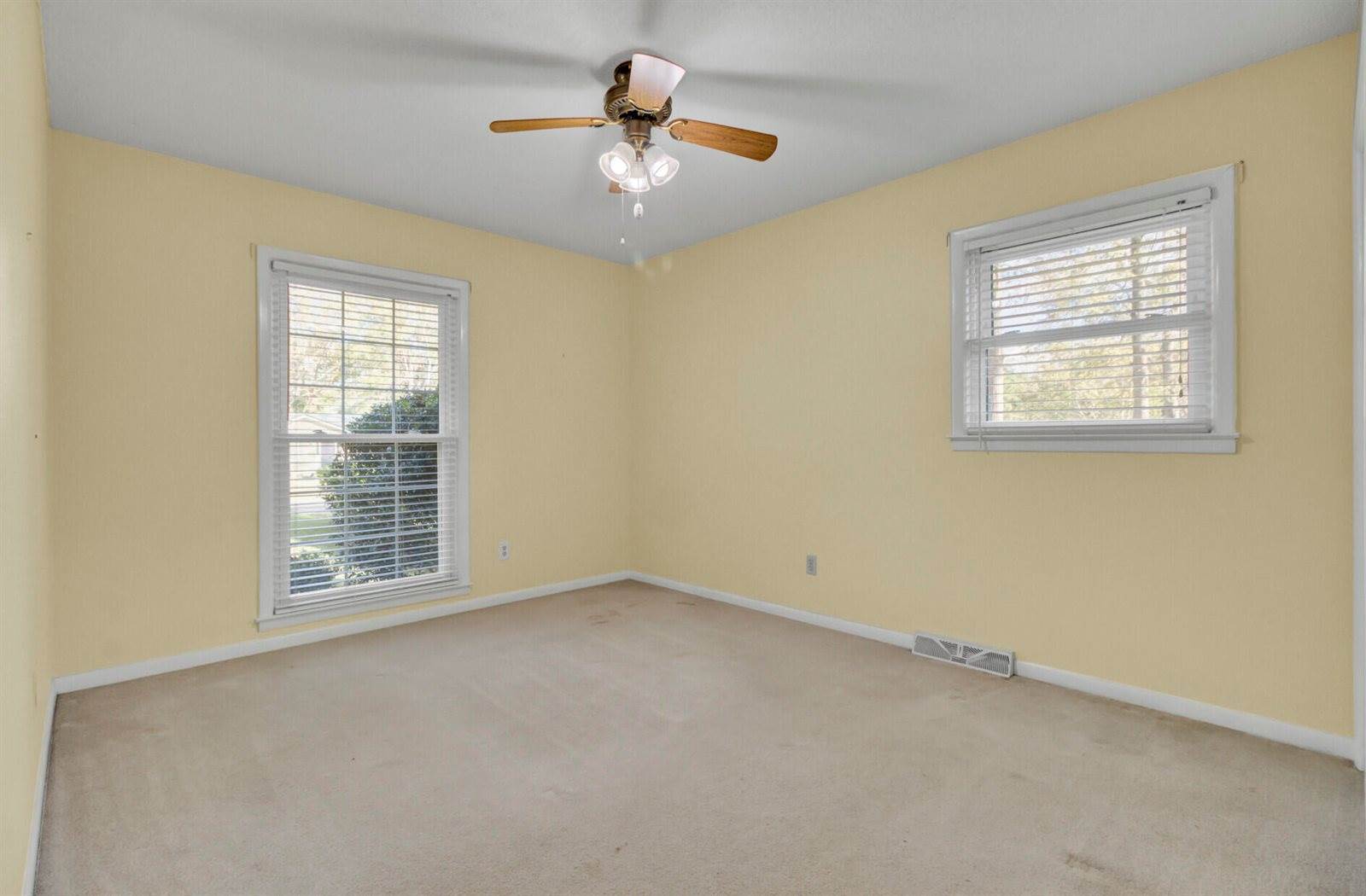 300 Grouse Road, Summerville, SC 29485