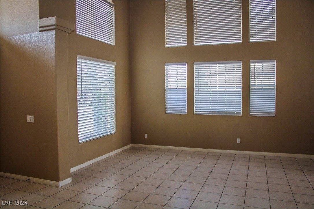 6365 Black Swan Lane, Las Vegas, NV 89118