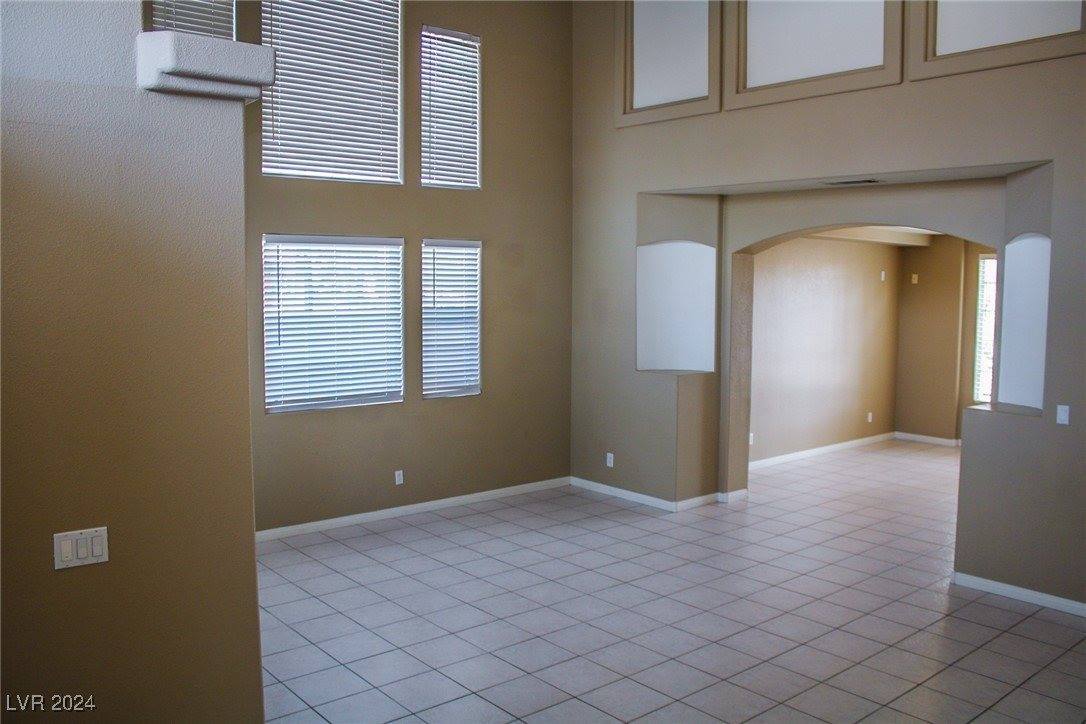 6365 Black Swan Lane, Las Vegas, NV 89118