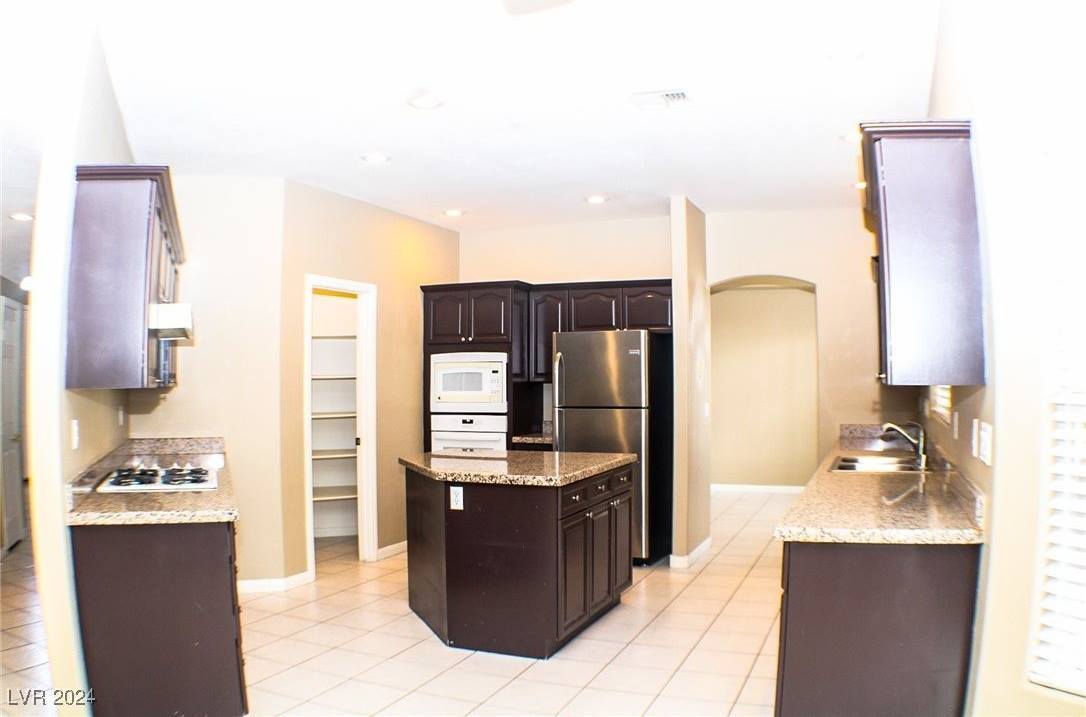 6365 Black Swan Lane, Las Vegas, NV 89118