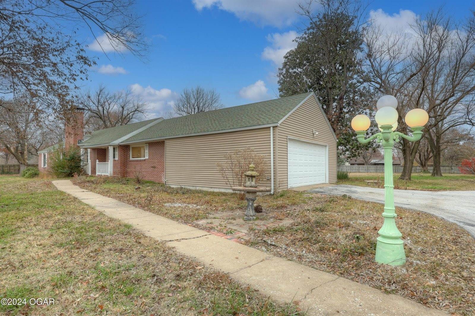 25399 Demott Drive, Joplin, MO 64801