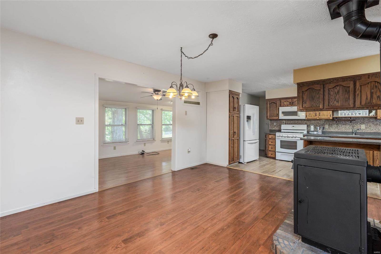 14206 Hwy AW, Plato, MO 65552