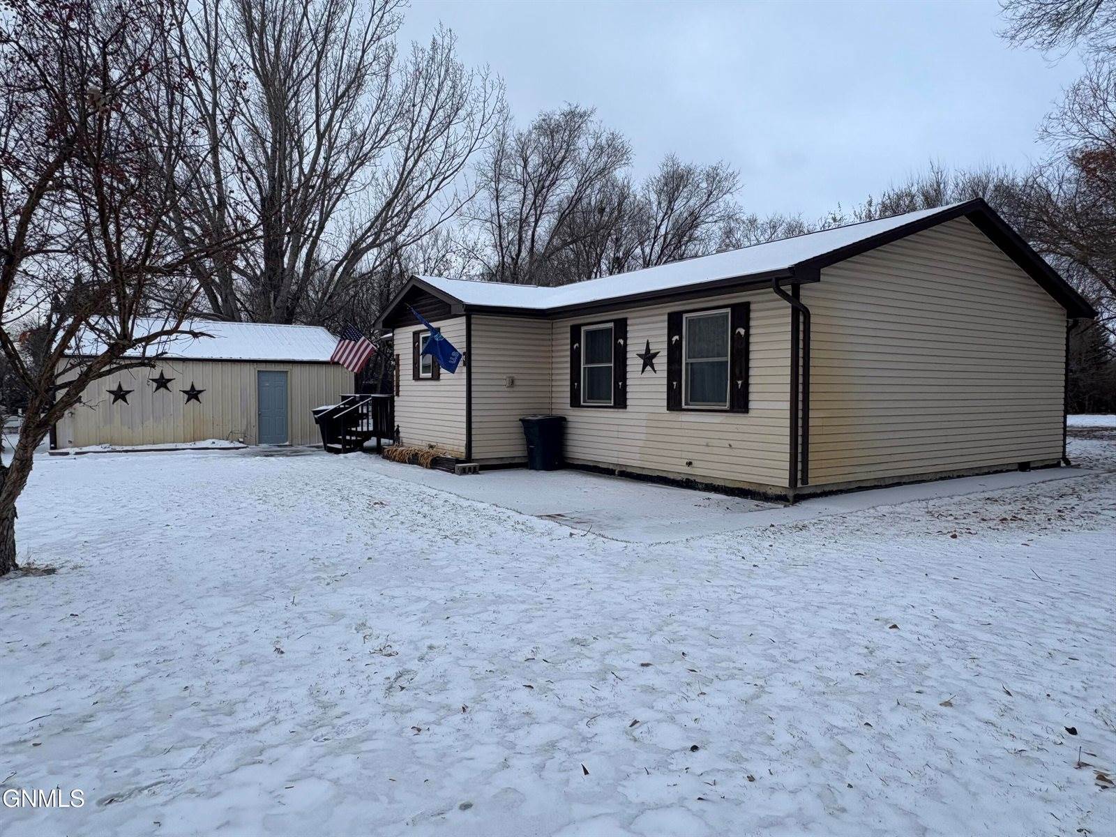 4017 3rd Avenue East, Williston, ND 58801