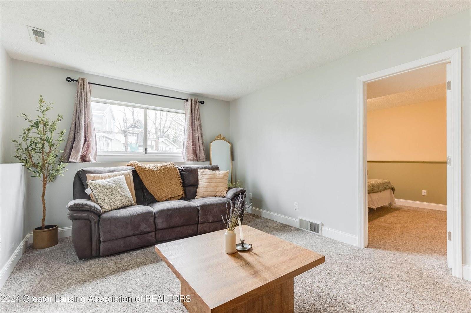 129 Village Drive, LansingCity_Ingham, MI 48911