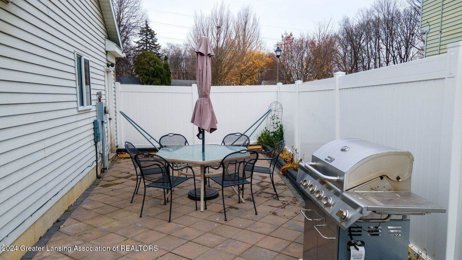 129 Village Drive, LansingCity_Ingham, MI 48911