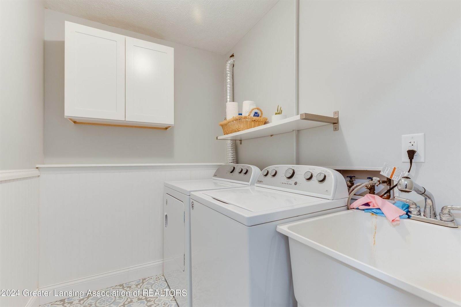 129 Village Drive, LansingCity_Ingham, MI 48911