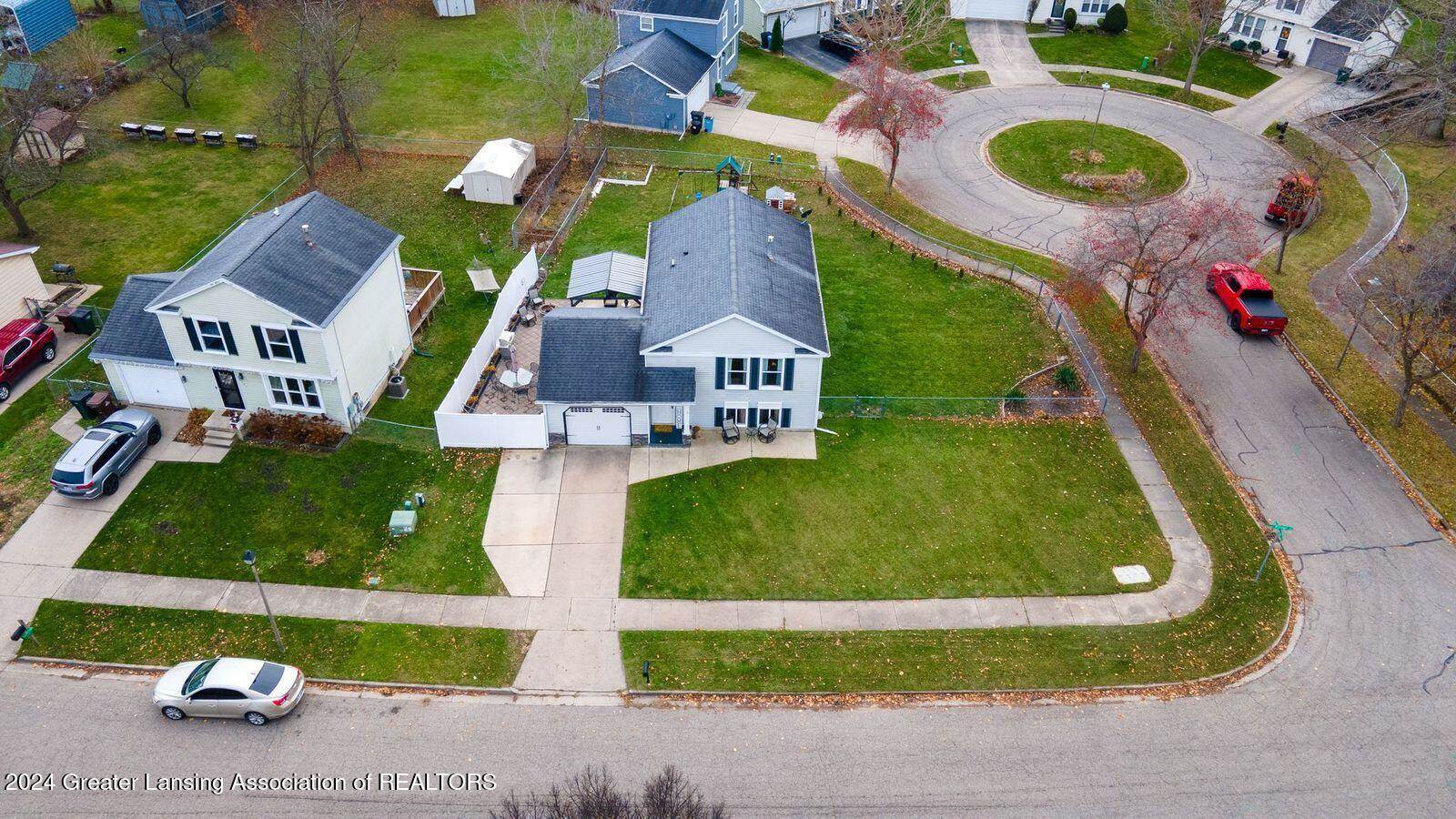 129 Village Drive, LansingCity_Ingham, MI 48911