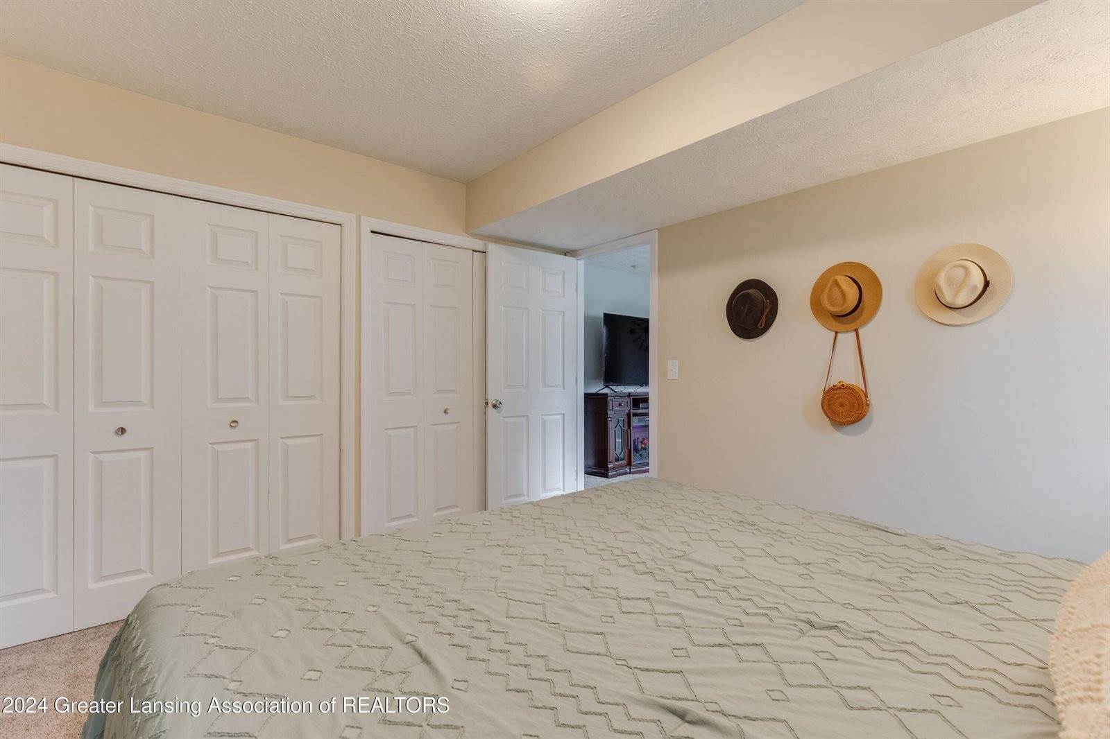 129 Village Drive, LansingCity_Ingham, MI 48911