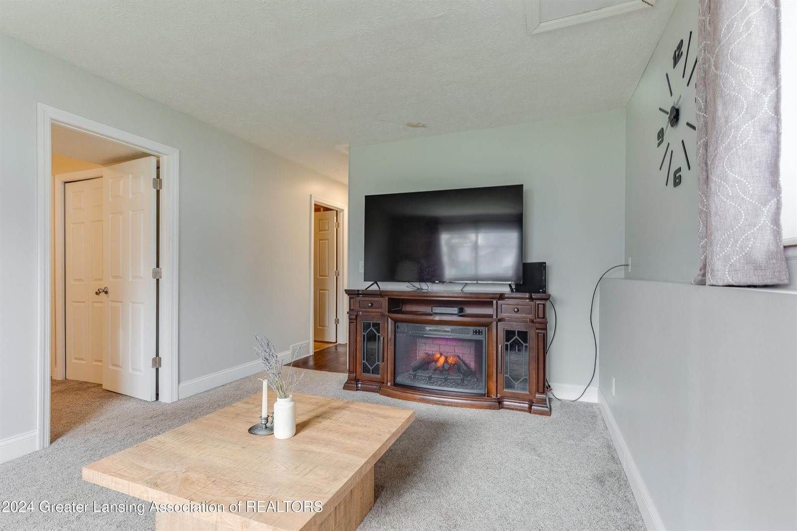 129 Village Drive, LansingCity_Ingham, MI 48911