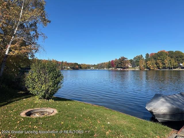 7941 Peninsular Drive, Farwell, MI 48622