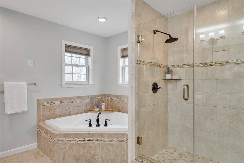 28 Kendall Rd, Lexington, MA 02421