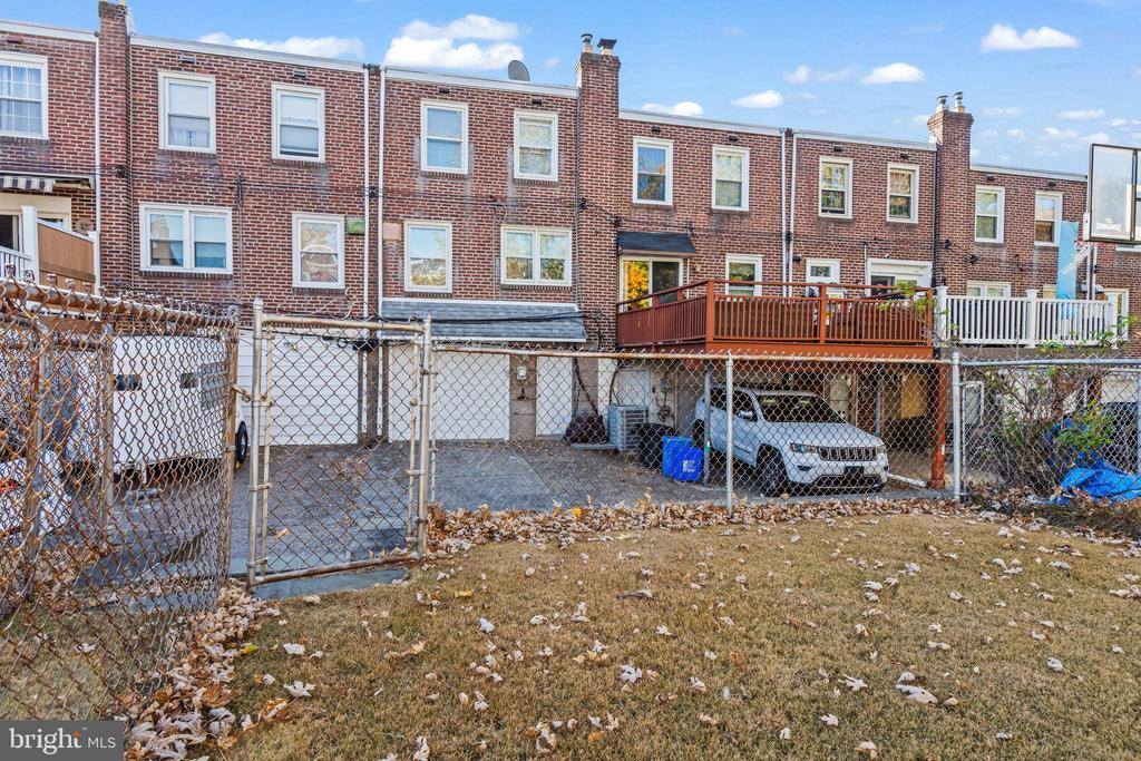 305 Westpark Lane, Clifton Heights, PA 19018