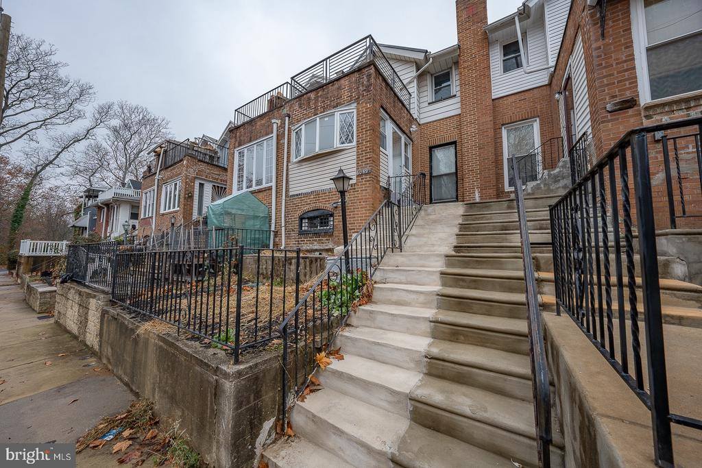 6069 Cedarhurst Street, Philadelphia, PA 19143