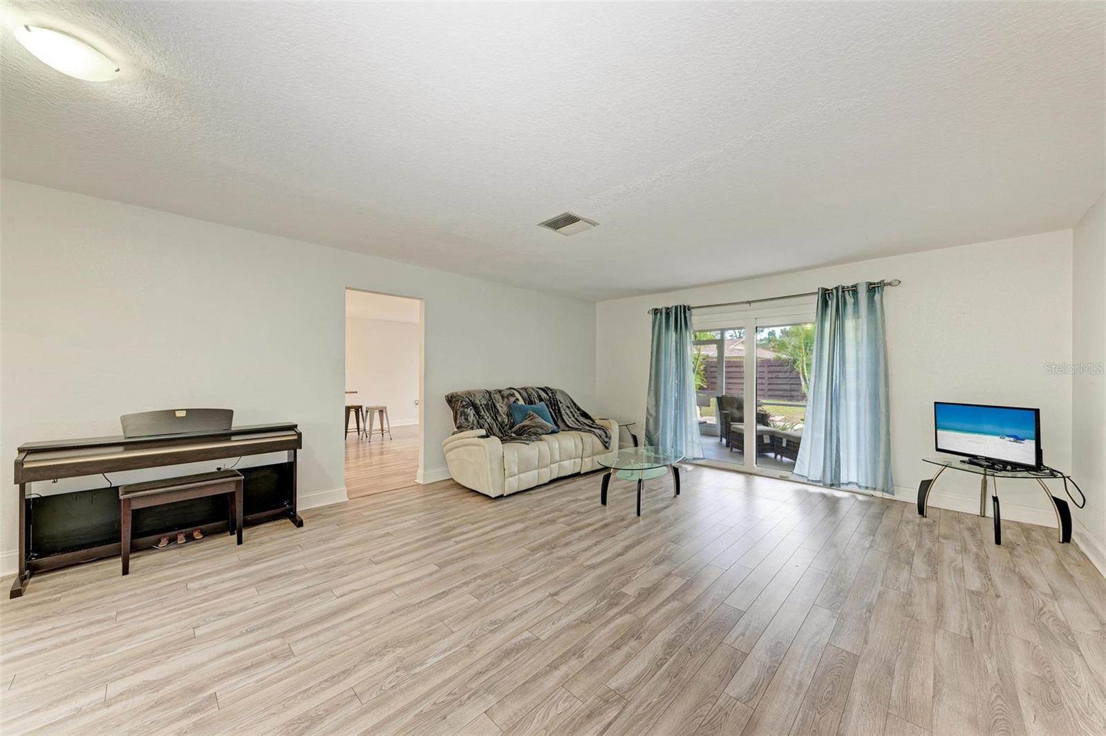 1477 Dogwood Drive, Sarasota, FL 34232