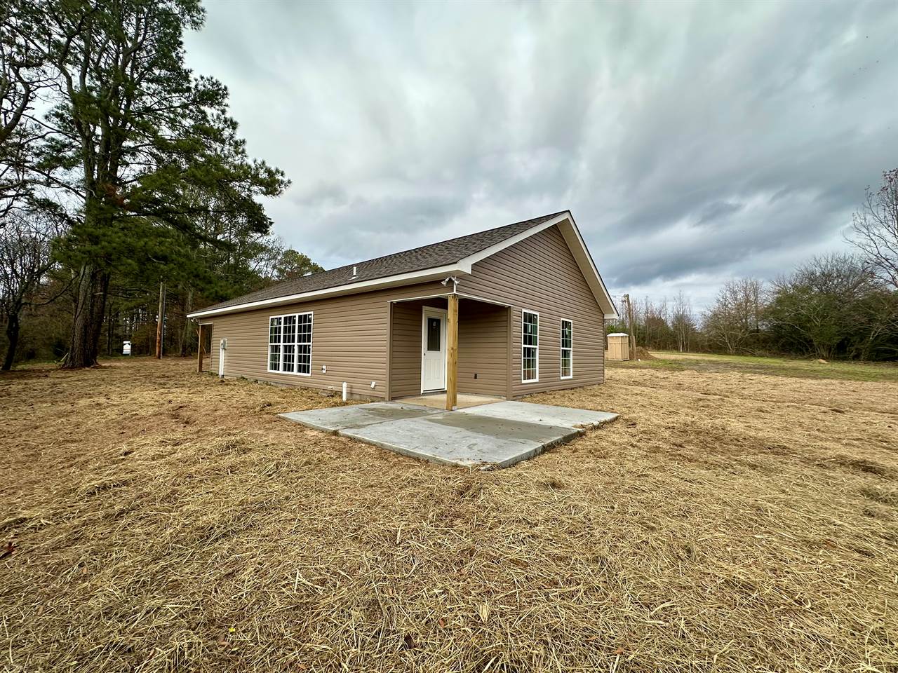 694 Co Rd 1447, Vinemont, AL 35179