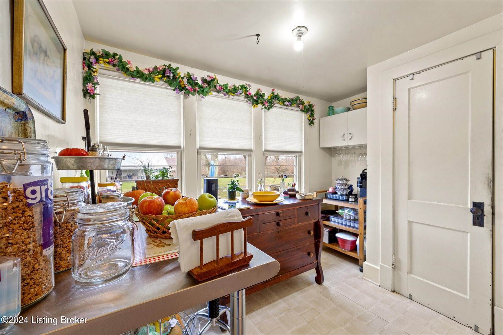 1756 Veechdale Rd, Simpsonville, KY 40067