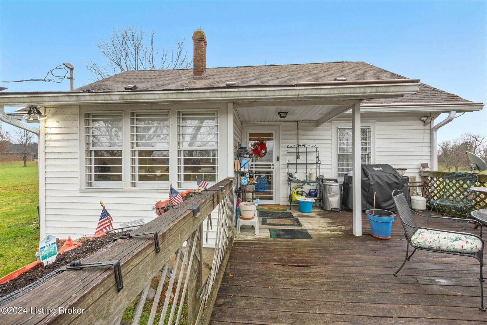 1756 Veechdale Rd, Simpsonville, KY 40067