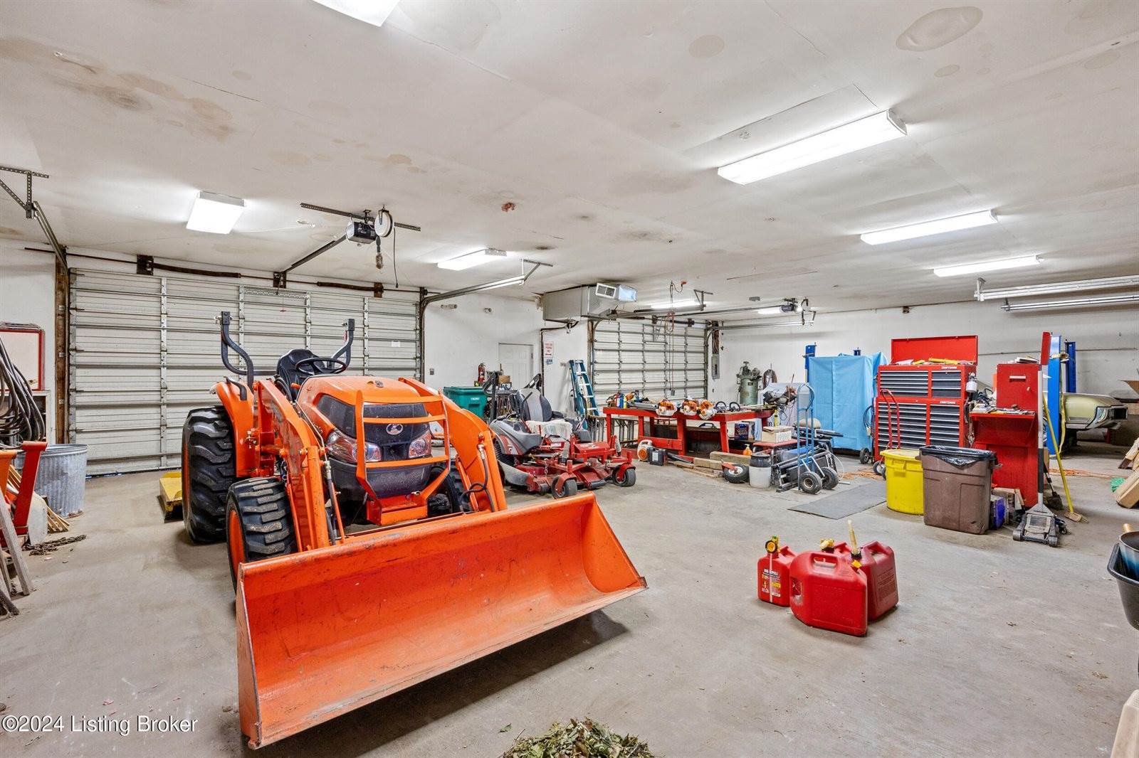 1756 Veechdale Rd, Simpsonville, KY 40067