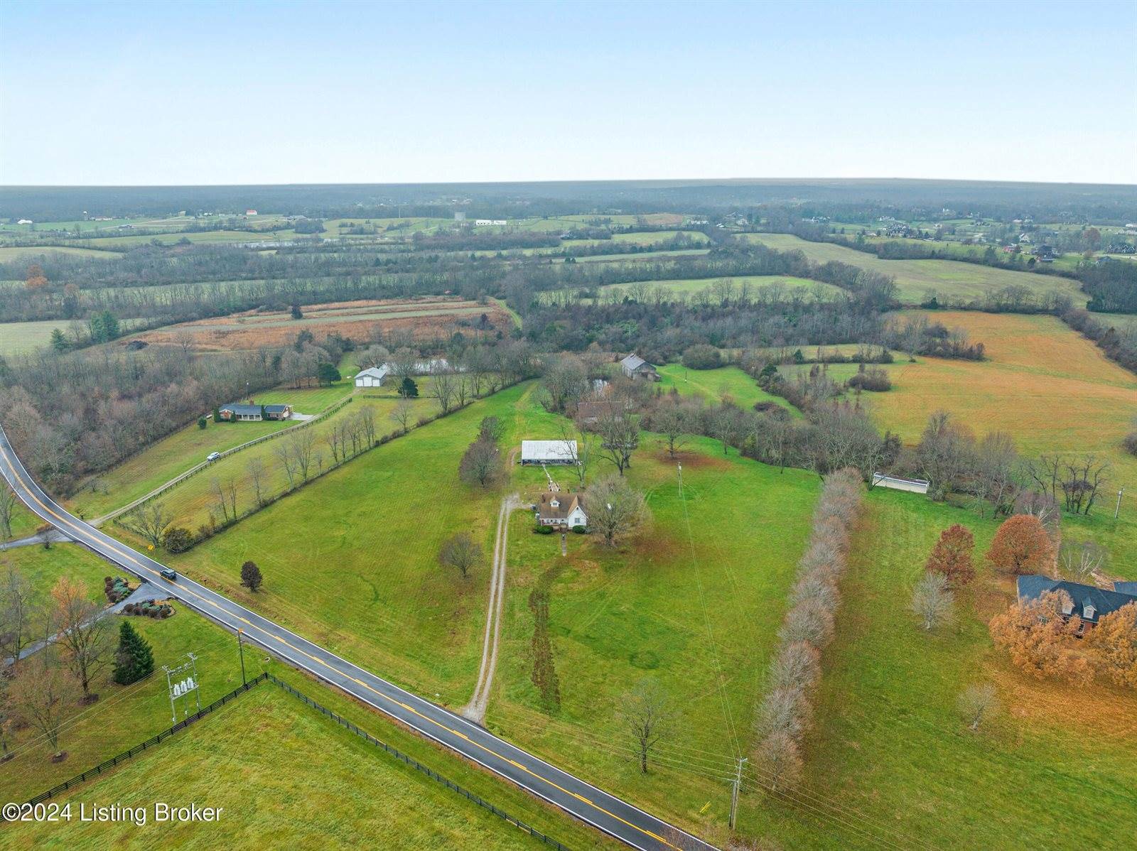 1756 Veechdale Rd, Simpsonville, KY 40067