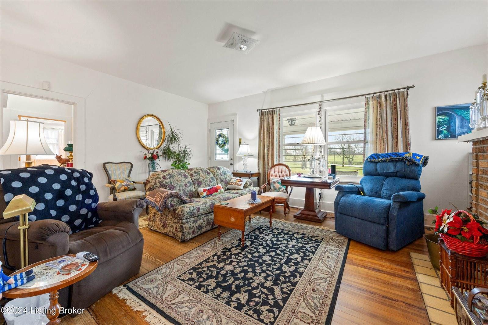 1756 Veechdale Rd, Simpsonville, KY 40067