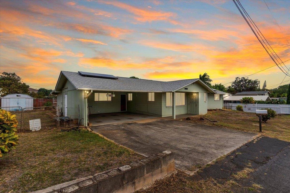 1890 Makahala Pl, Wailuku, HI 96793