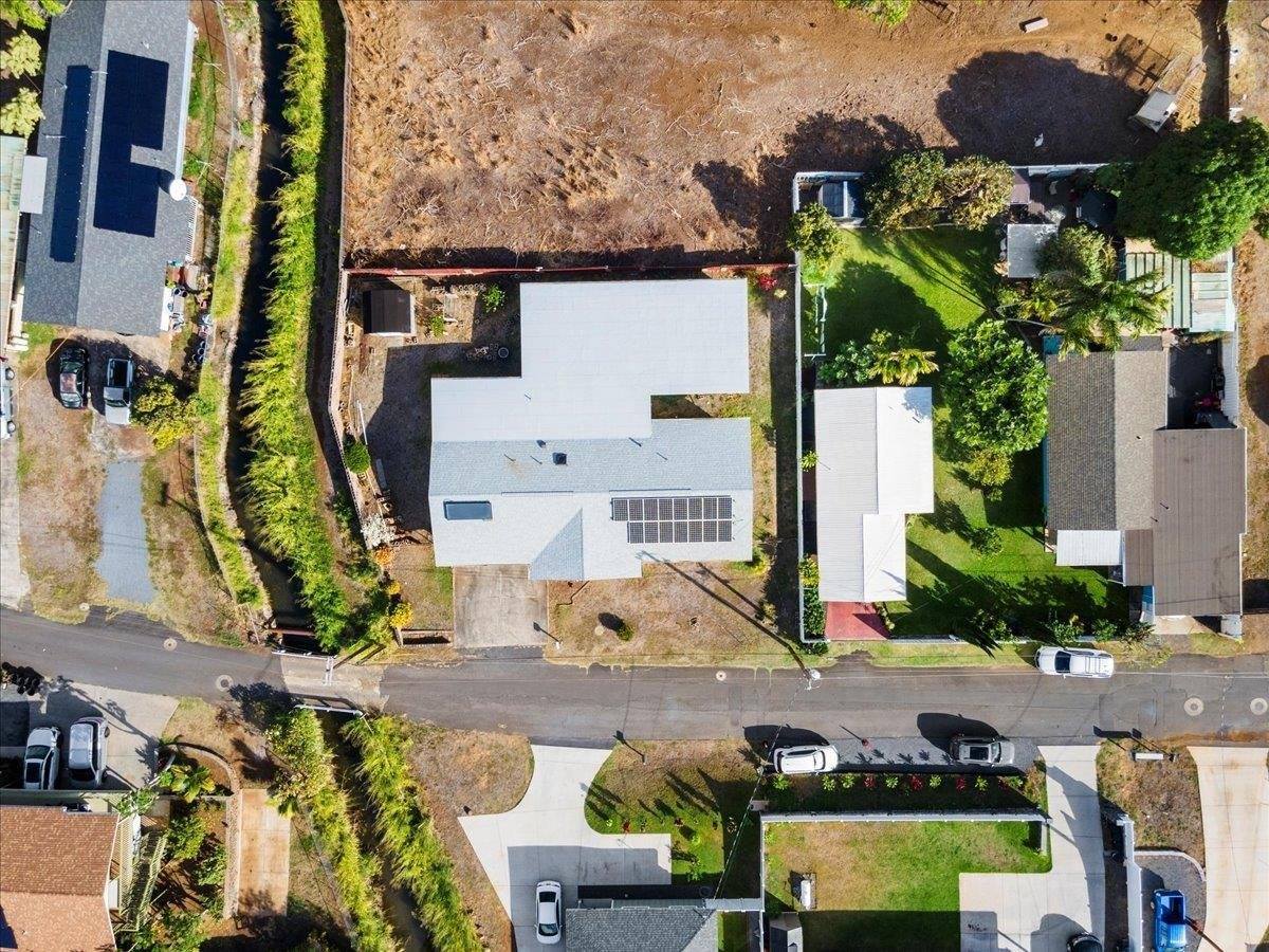 1890 Makahala Pl, Wailuku, HI 96793