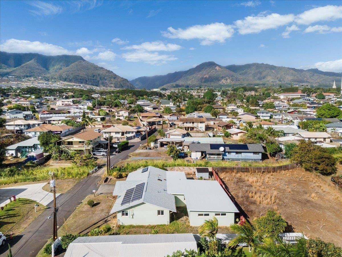 1890 Makahala Pl, Wailuku, HI 96793