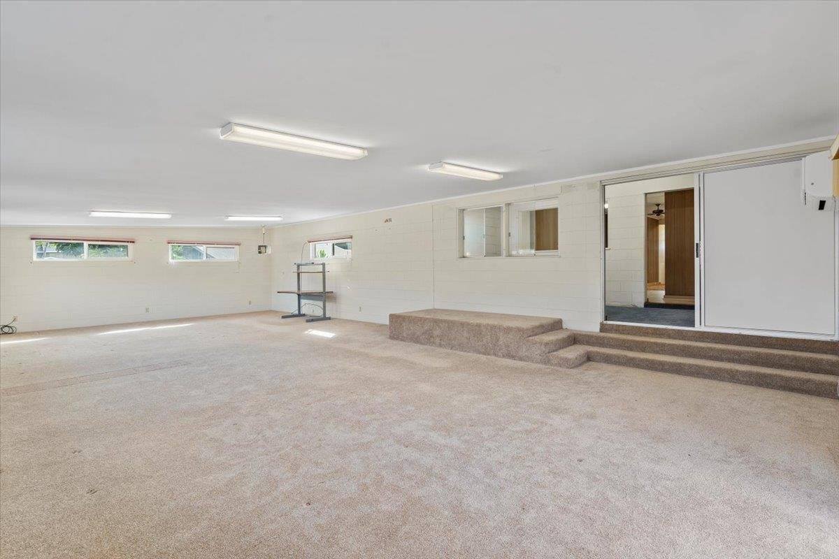 1890 Makahala Pl, Wailuku, HI 96793