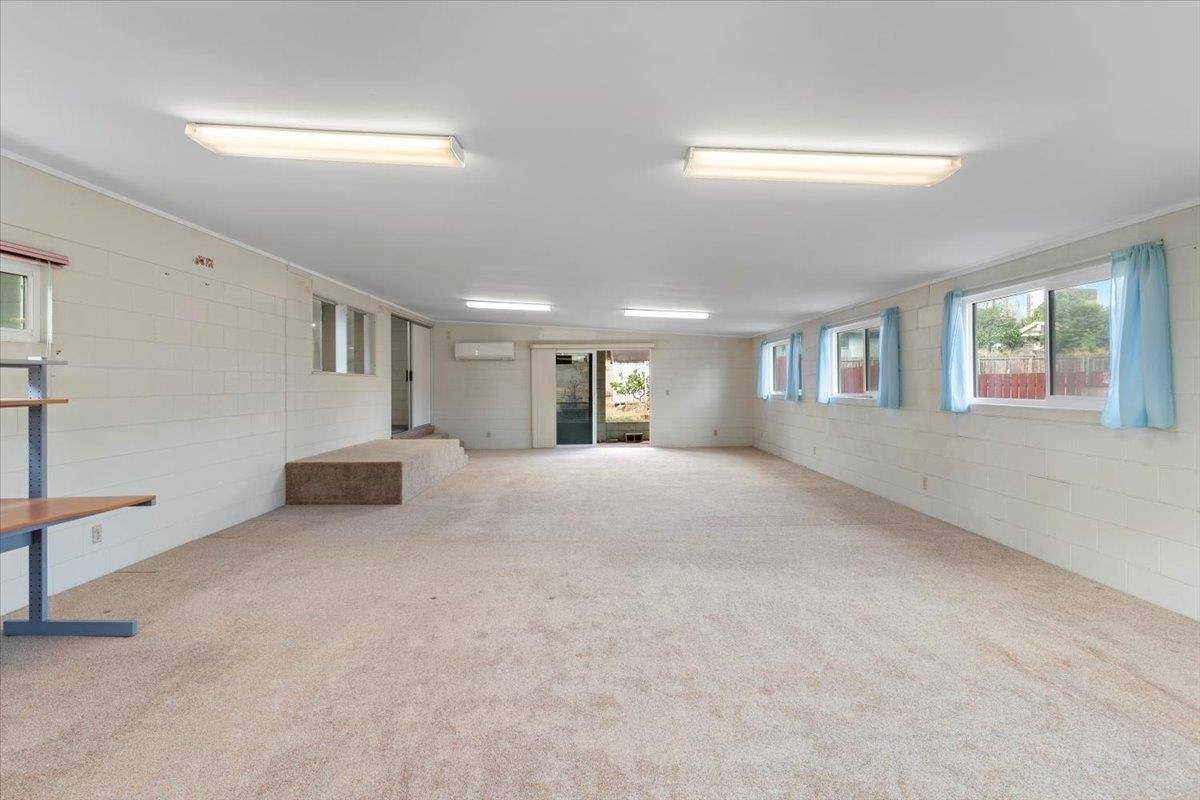 1890 Makahala Pl, Wailuku, HI 96793