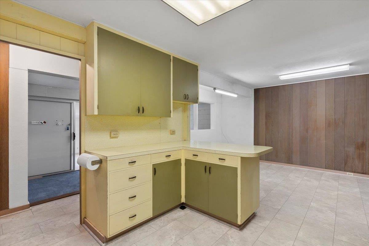 1890 Makahala Pl, Wailuku, HI 96793