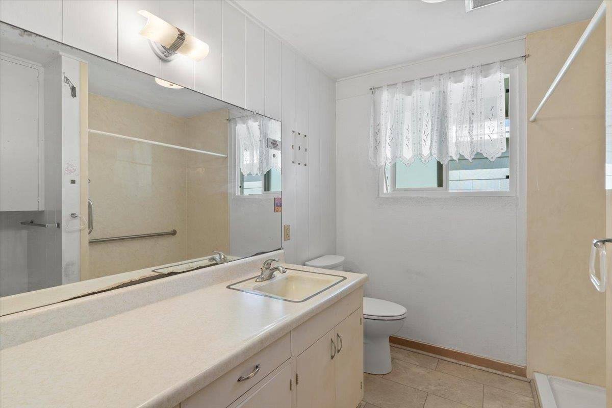 1890 Makahala Pl, Wailuku, HI 96793