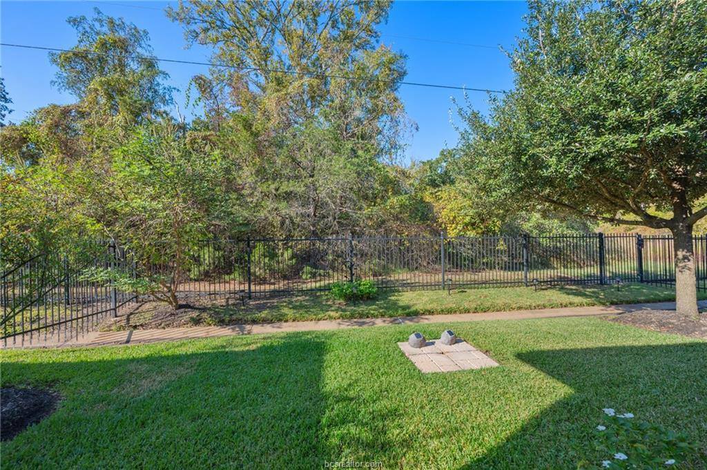 1744 Twin Pond Circle, College Station, TX 77845