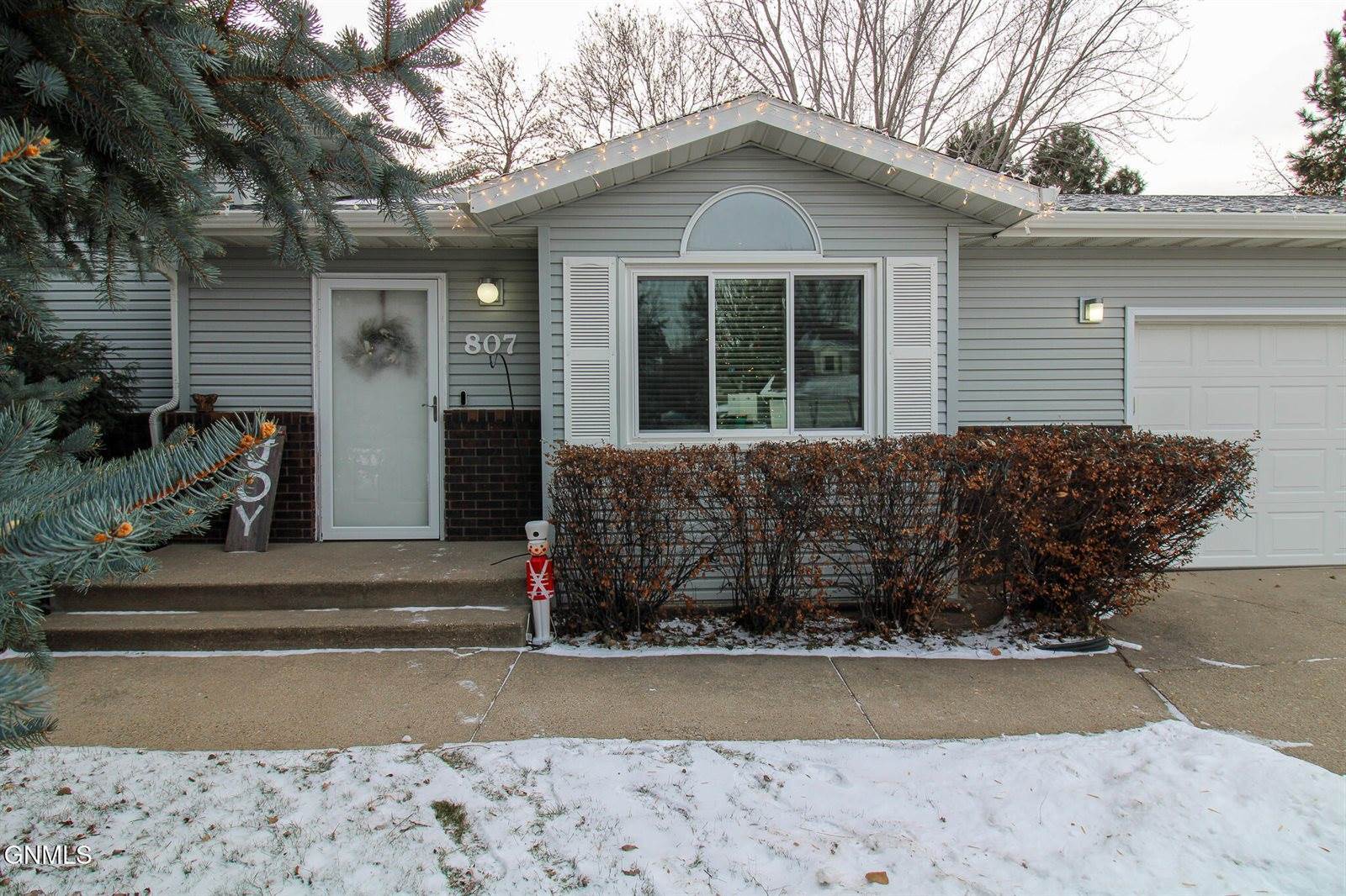 807 Browning Avenue, Bismarck, ND 58503