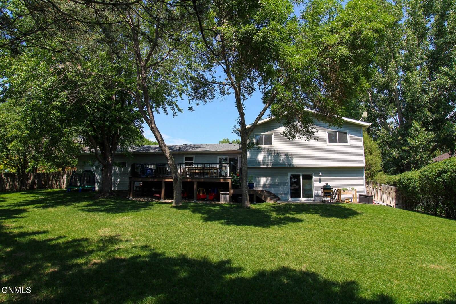 807 Browning Avenue, Bismarck, ND 58503