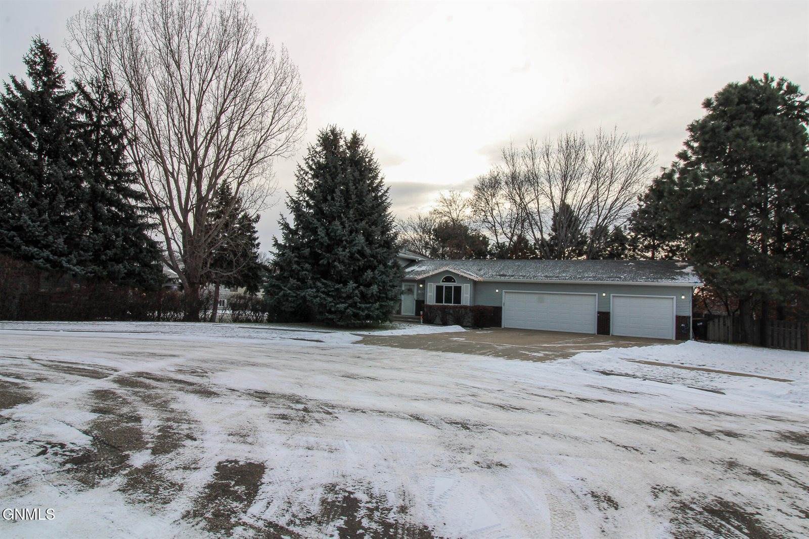 807 Browning Avenue, Bismarck, ND 58503