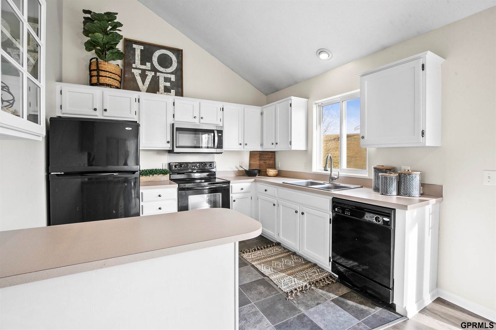 11007 South 17th Street, Bellevue, NE 68123