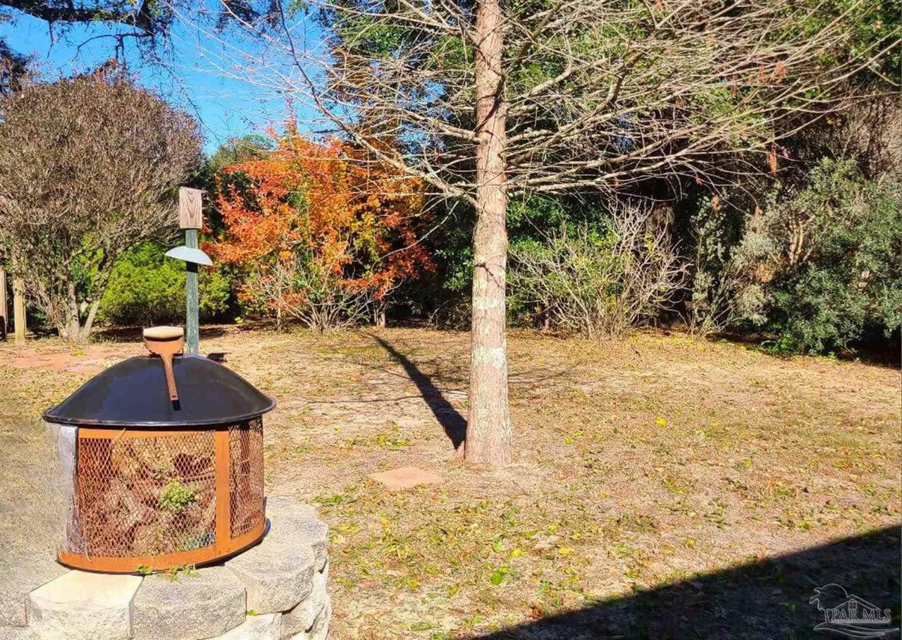 6520 Eagle Crest Dr, Milton, FL 32570