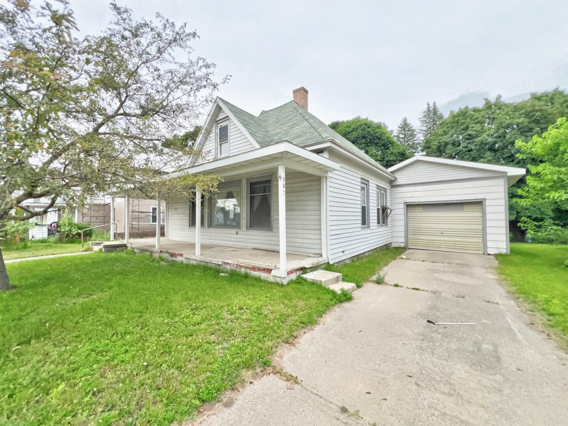 307 South Michigan Avenue, Manton, MI 49663