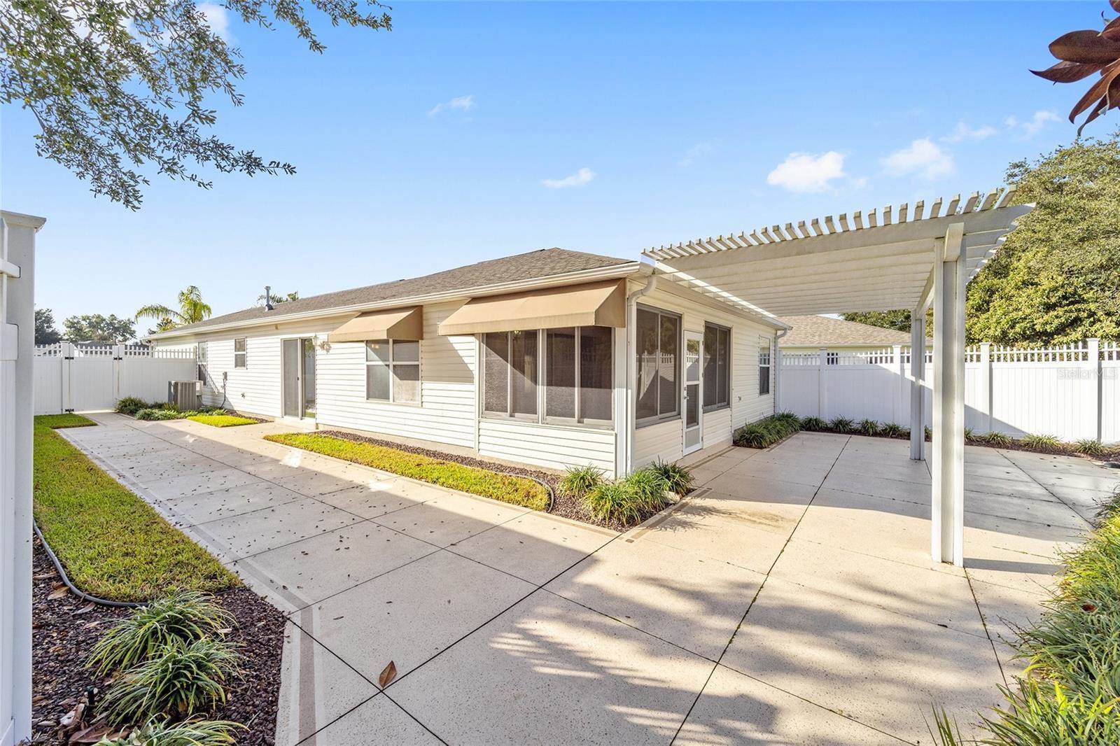 8827 SE 168th Tailfer Street, The Villages, FL 32162