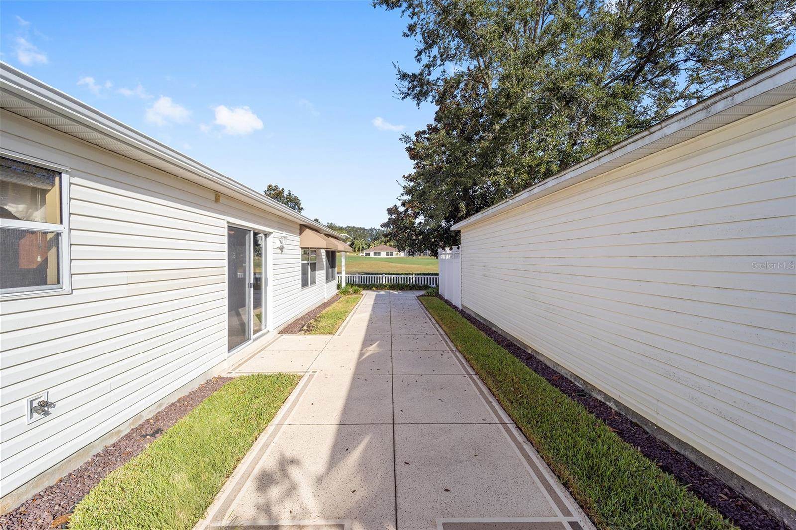 8827 SE 168th Tailfer Street, The Villages, FL 32162