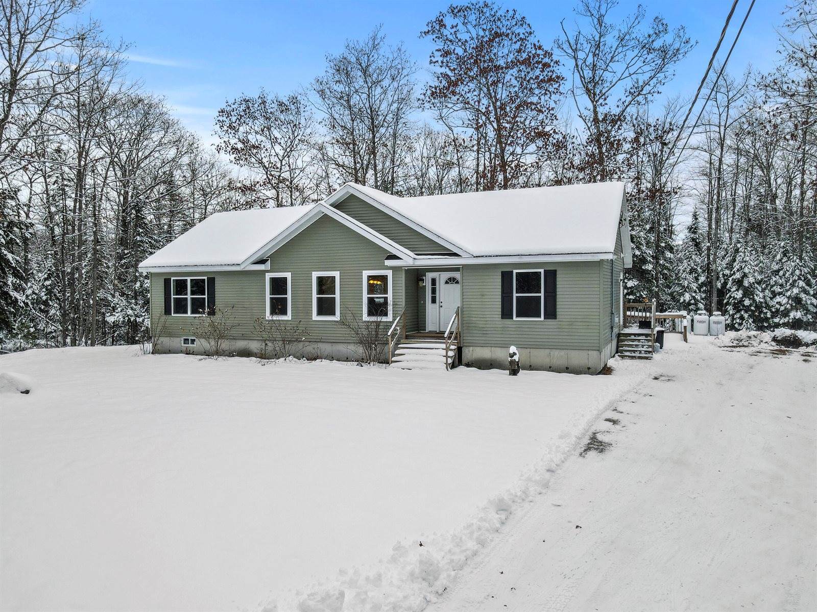 131 High Point Place, Bradley, ME 04411