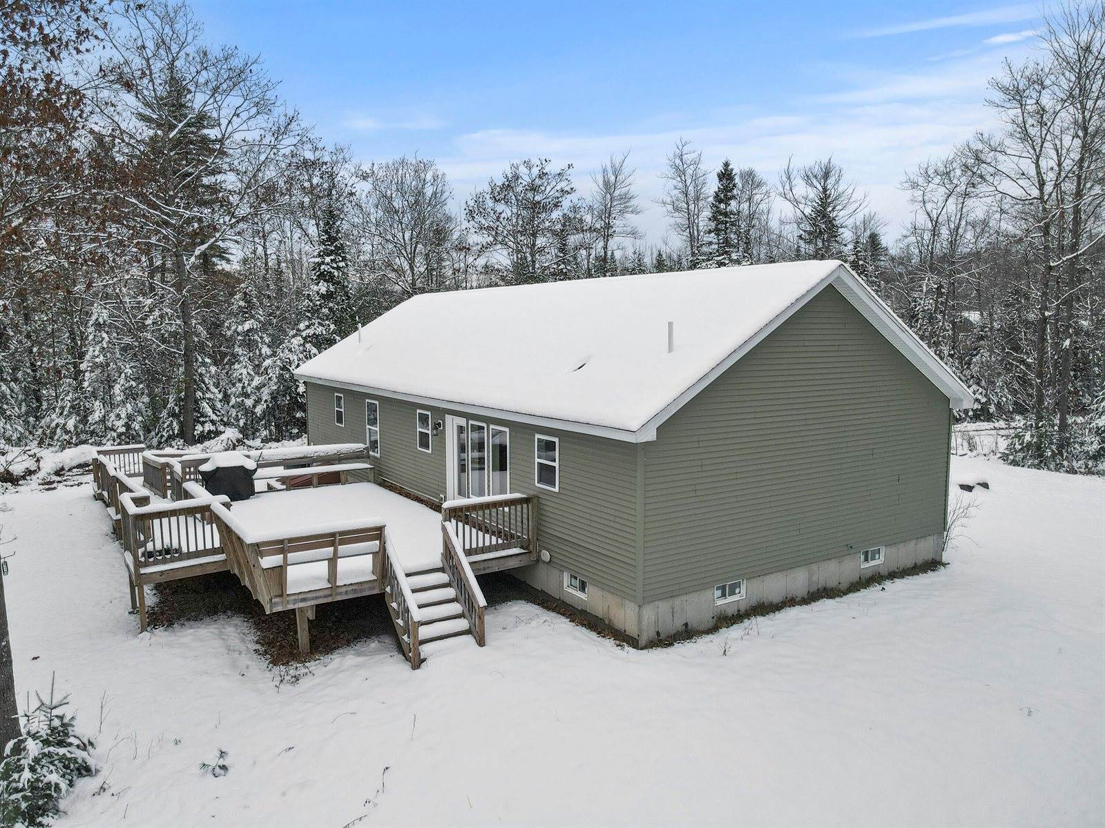 131 High Point Place, Bradley, ME 04411