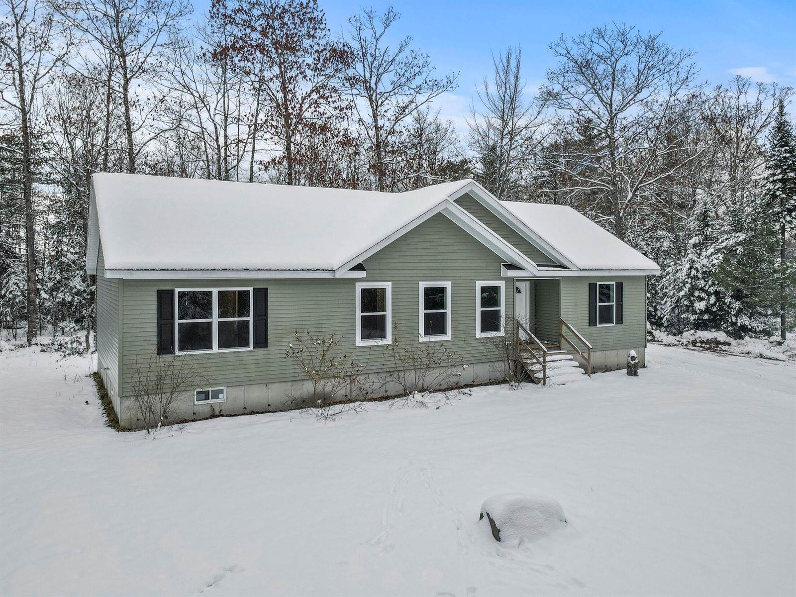 131 High Point Place, Bradley, ME 04411