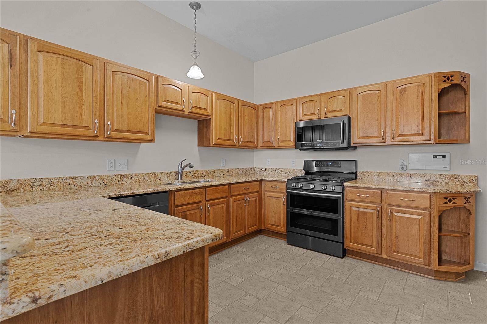 1245 Avenida de Las Casas, The Villages, FL 32159