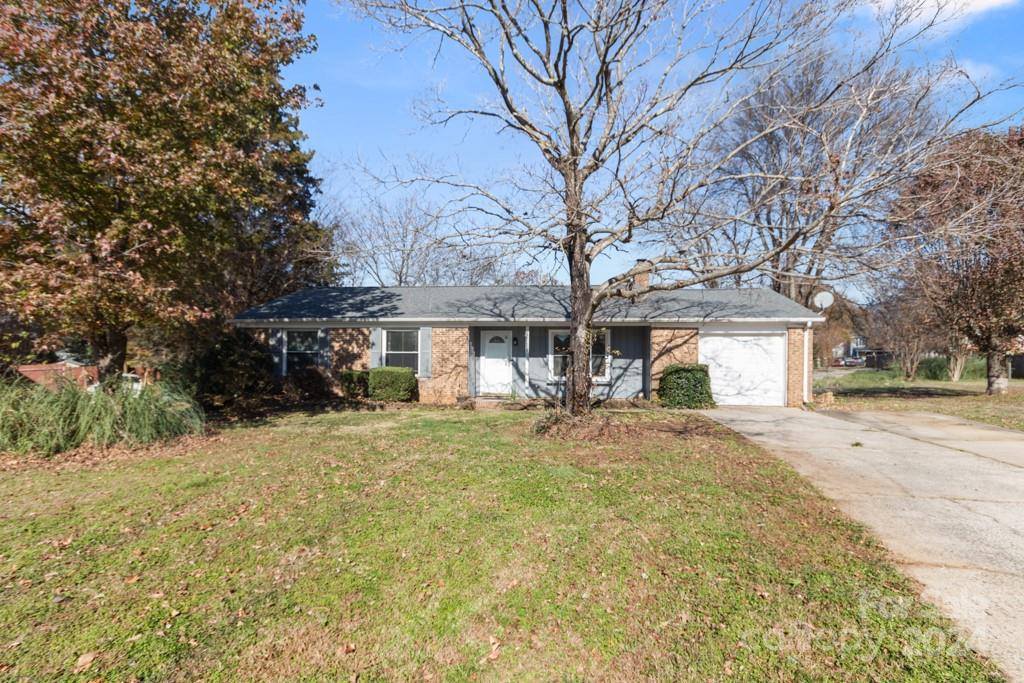 2000 Lilly Pond Court, Charlotte, NC 28273